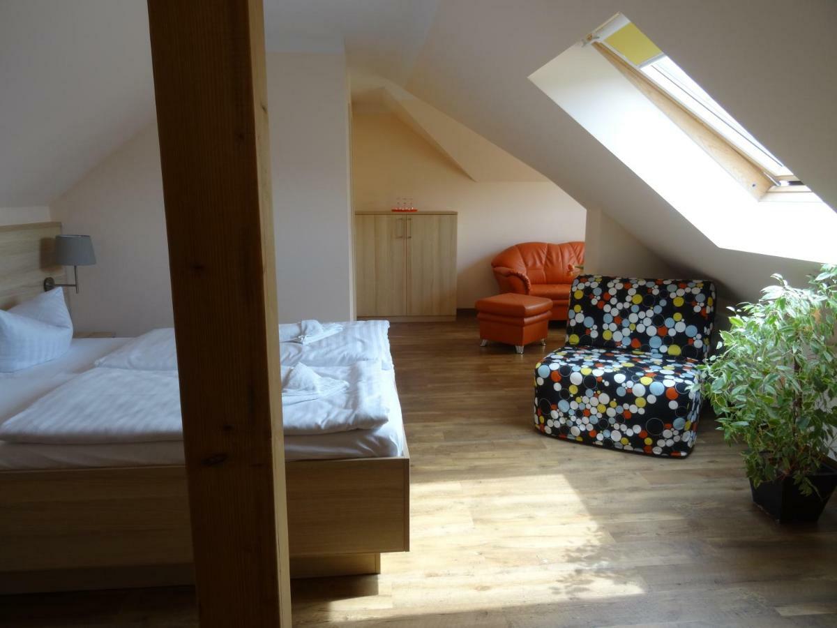 Hotel Karl'S Burg Kölpinsee Extérieur photo