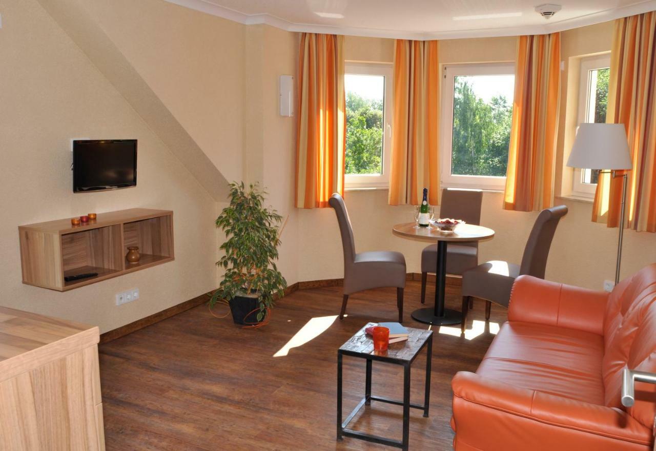 Hotel Karl'S Burg Kölpinsee Extérieur photo